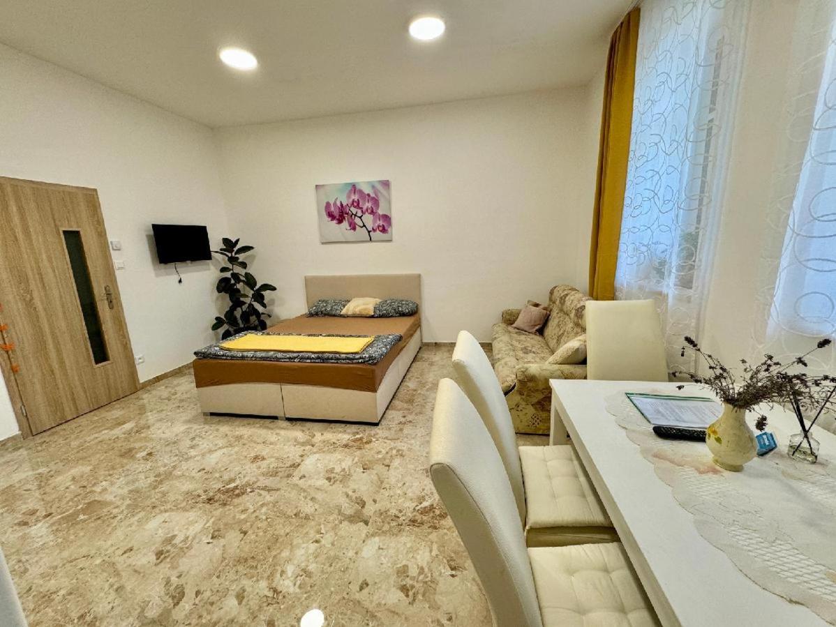 Holicak Apartment Olomouc Bagian luar foto